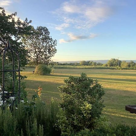 Cotswold Edge Guest Suite With Broadway Hill View Badsey Exterior foto